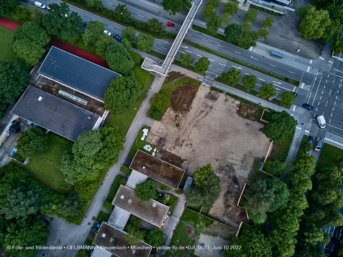 10.06.2022 - Luftbilder von der Baustelle Haus für Kinder in Neuperlach